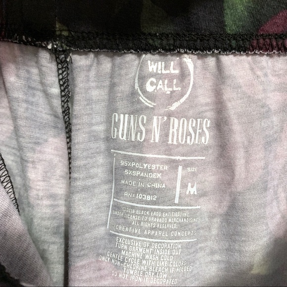 NWOT Will Call Guns N’ Roses Women's Black Floral Joggers - Picture 6 of 6